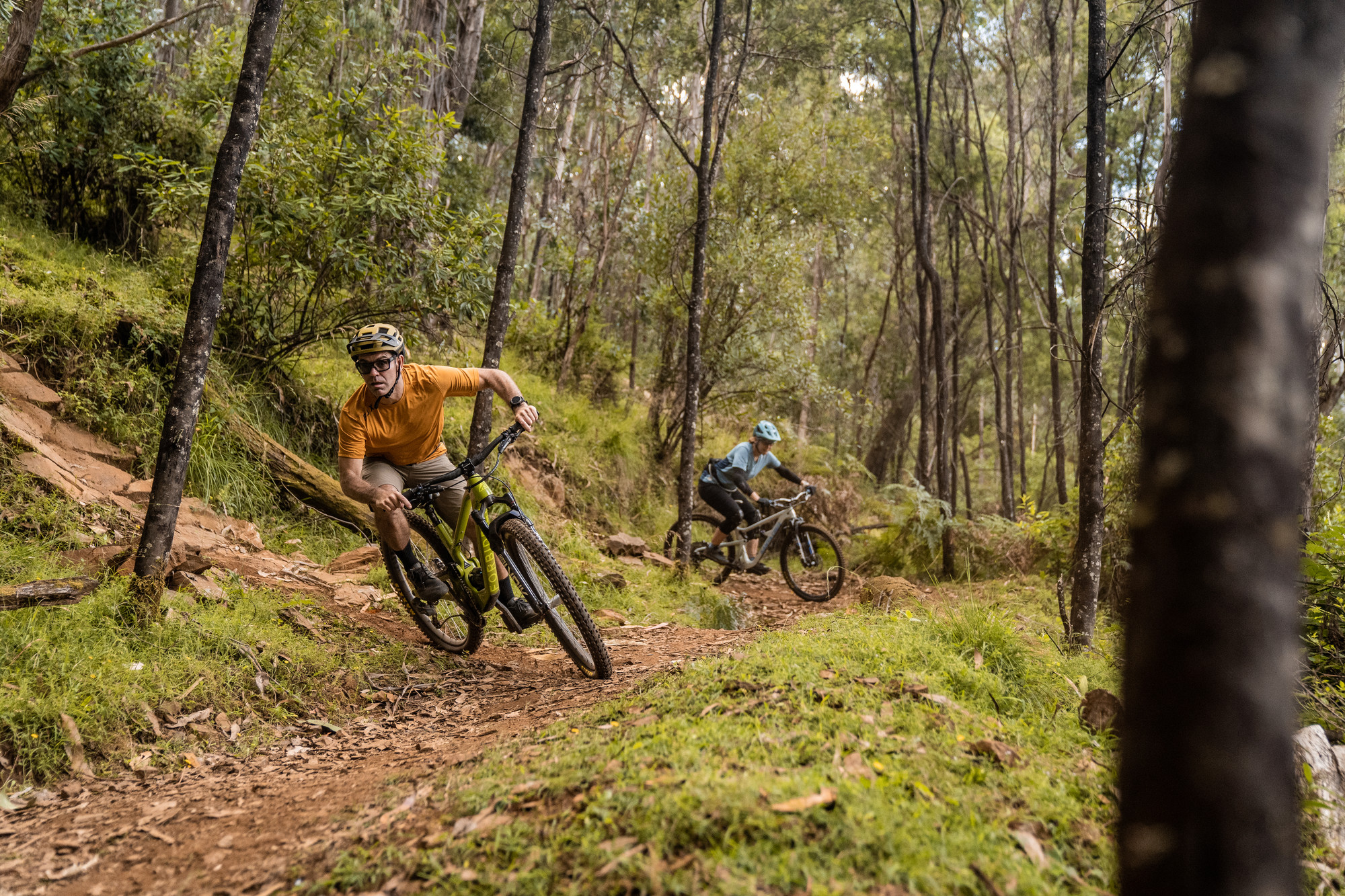 Two cyclists taking A and B lines on the Indigo Epic Trail