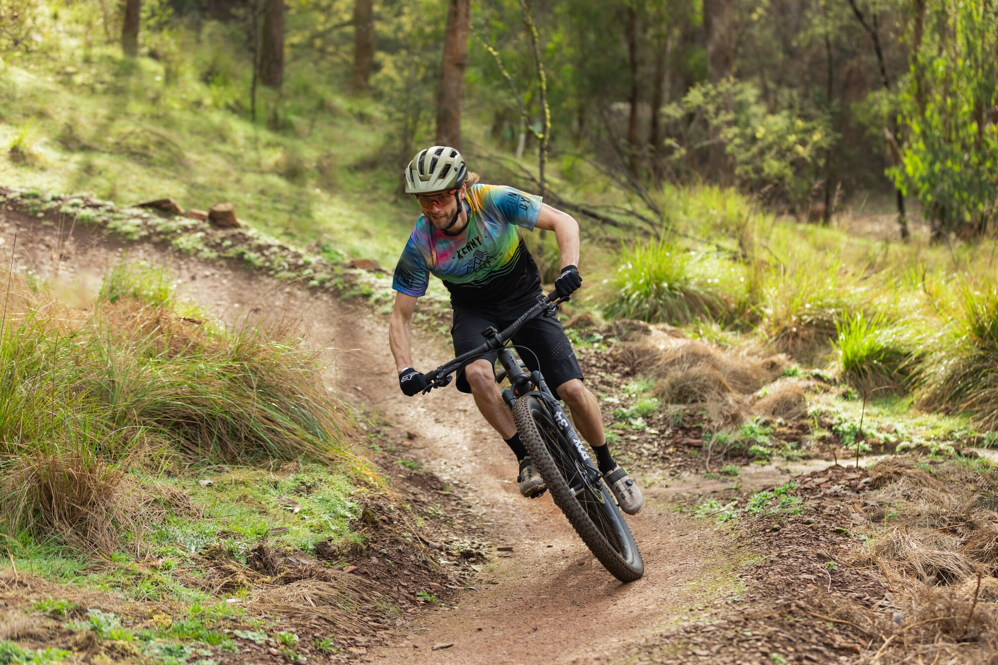 Cyclist riding singletrack at Yackandandah Mountain Bike Park