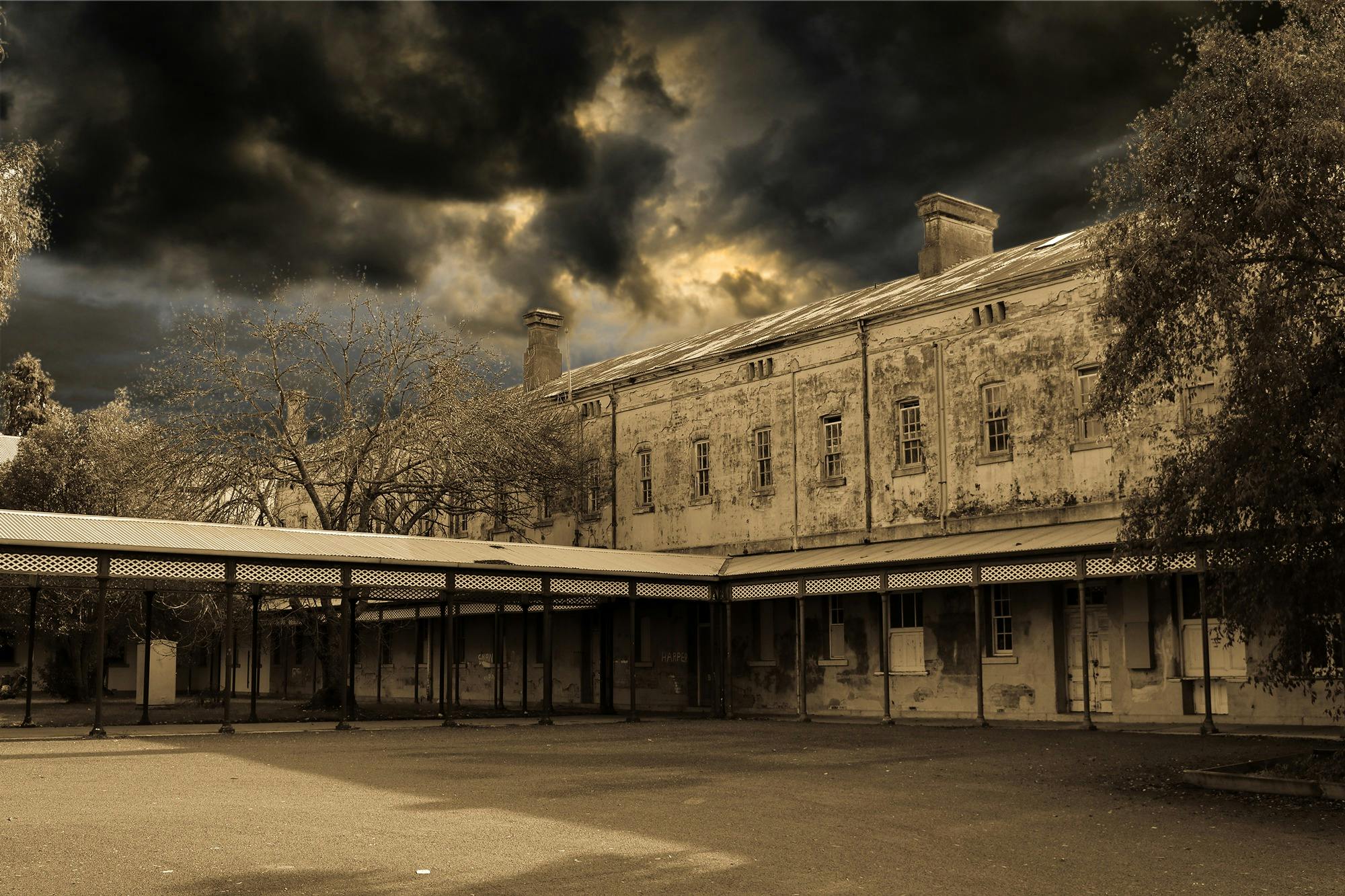 Asylum ward bordering carpark
