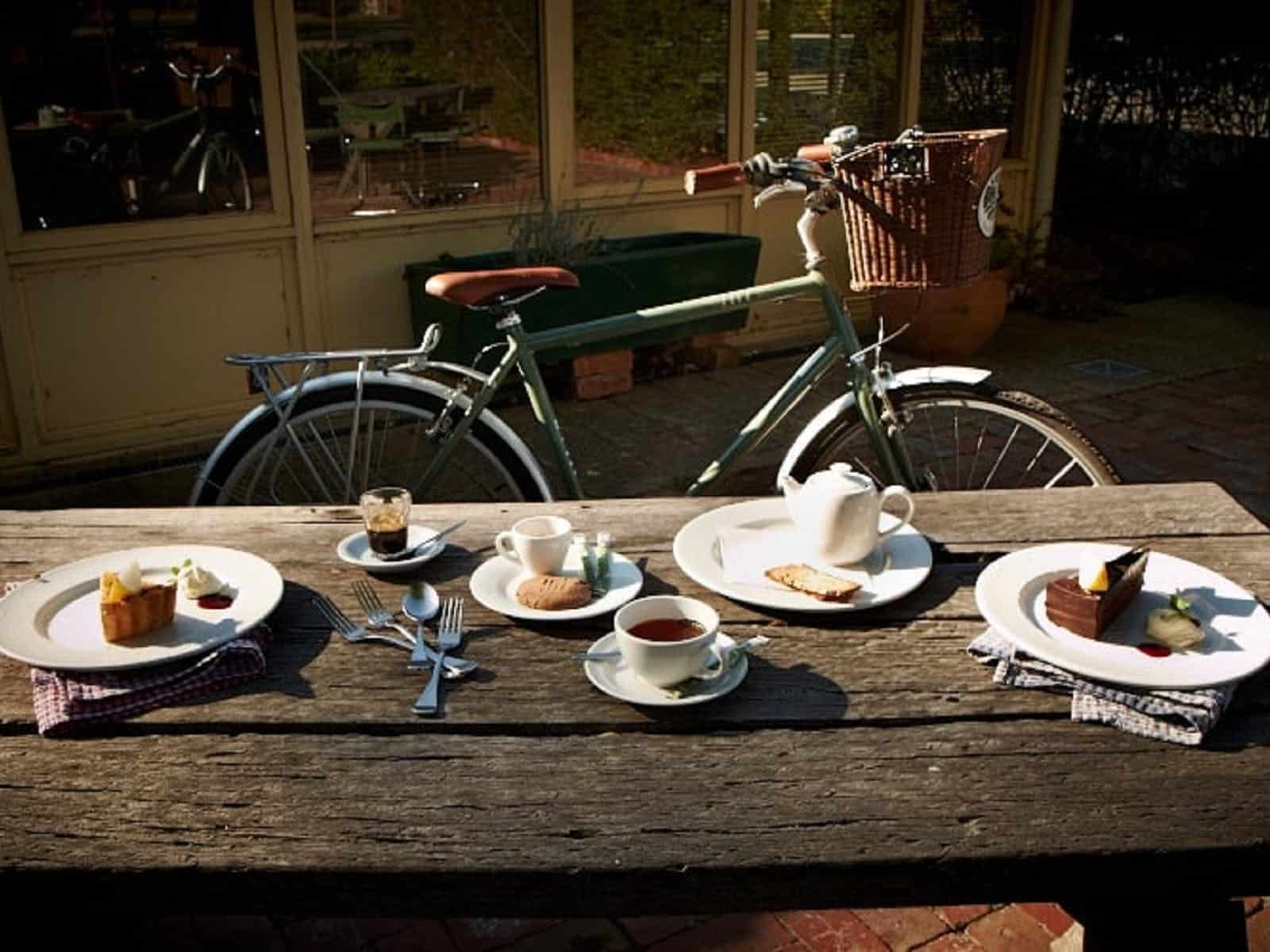 Bakery, food, and a Bike at Oxley.