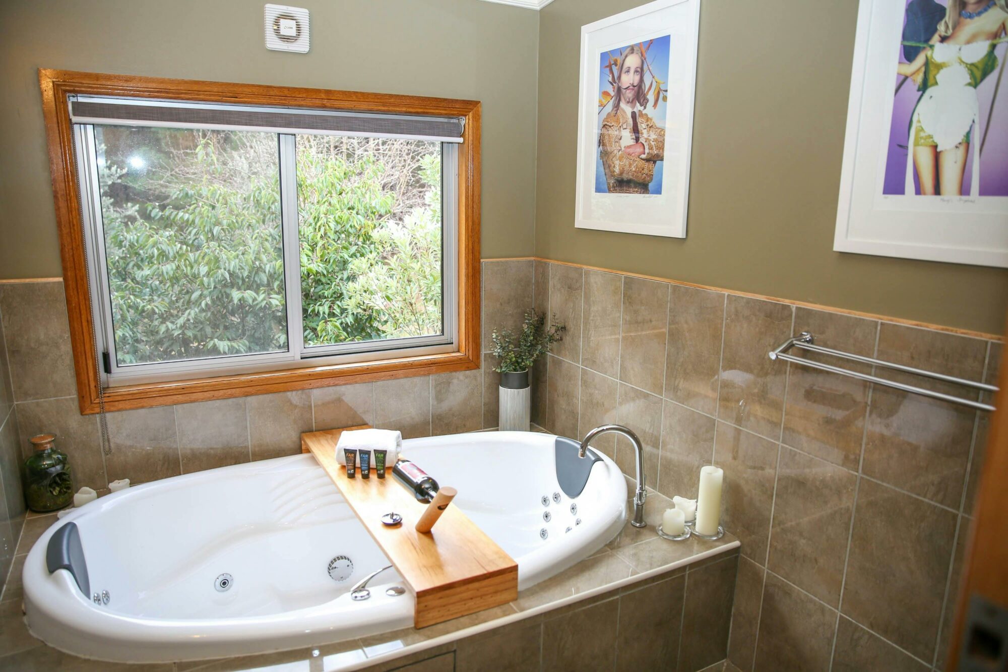 Spa Room at The Outta Towner with Alpine Valley Getaways