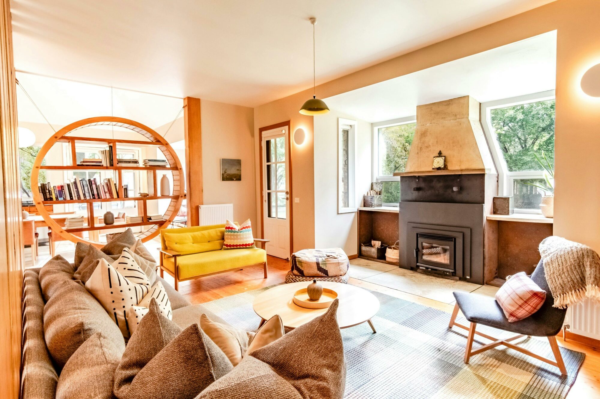 Living area with fire place