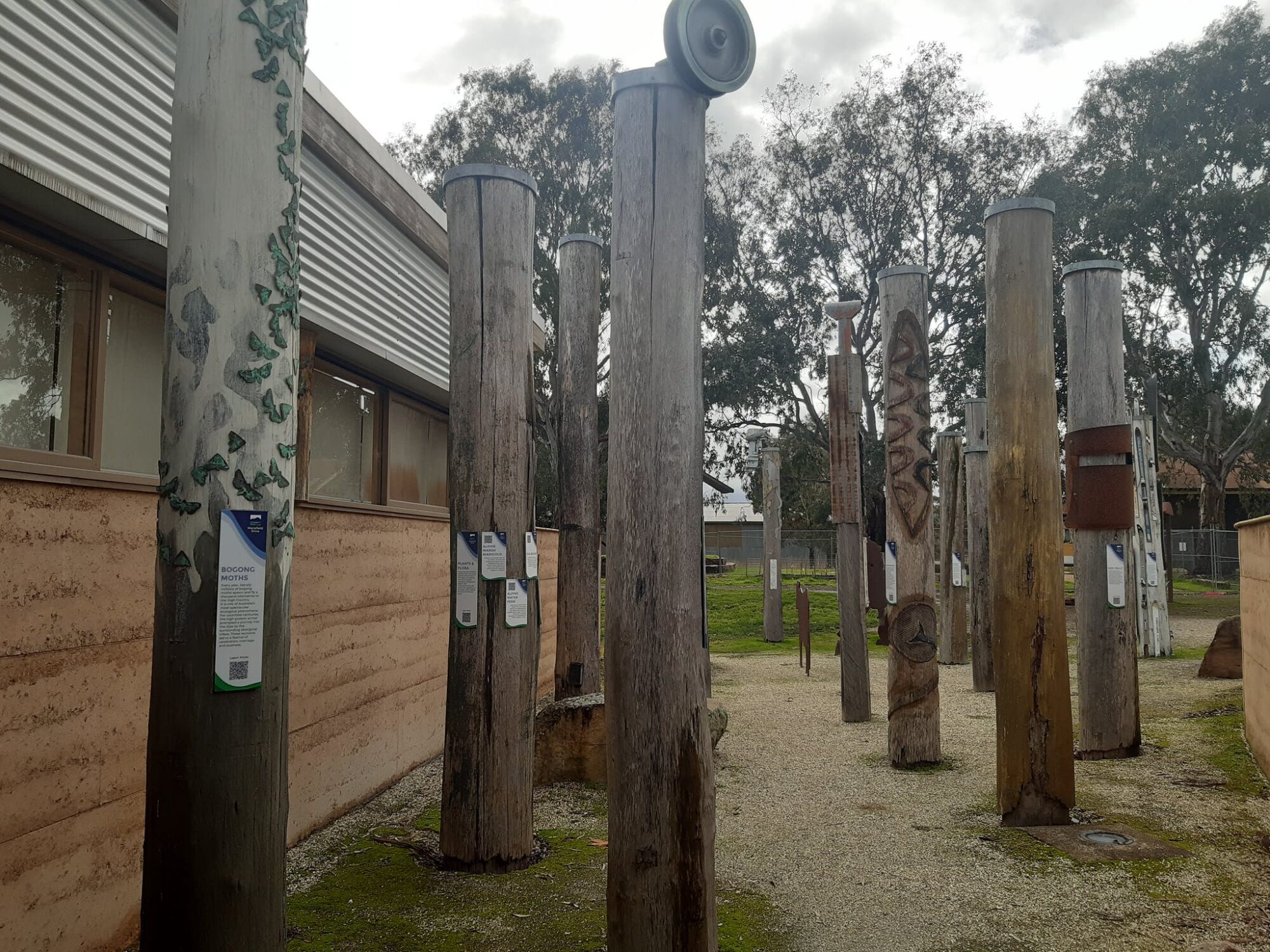 Pole display Mansfield