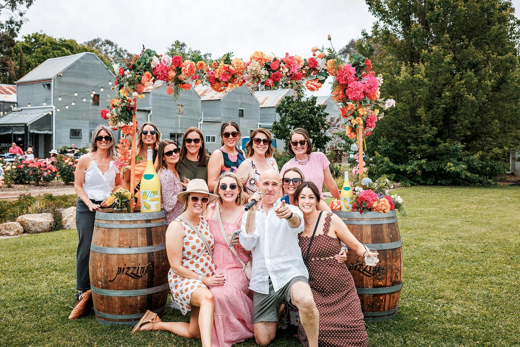 Group and singer at Pizzini wines festival