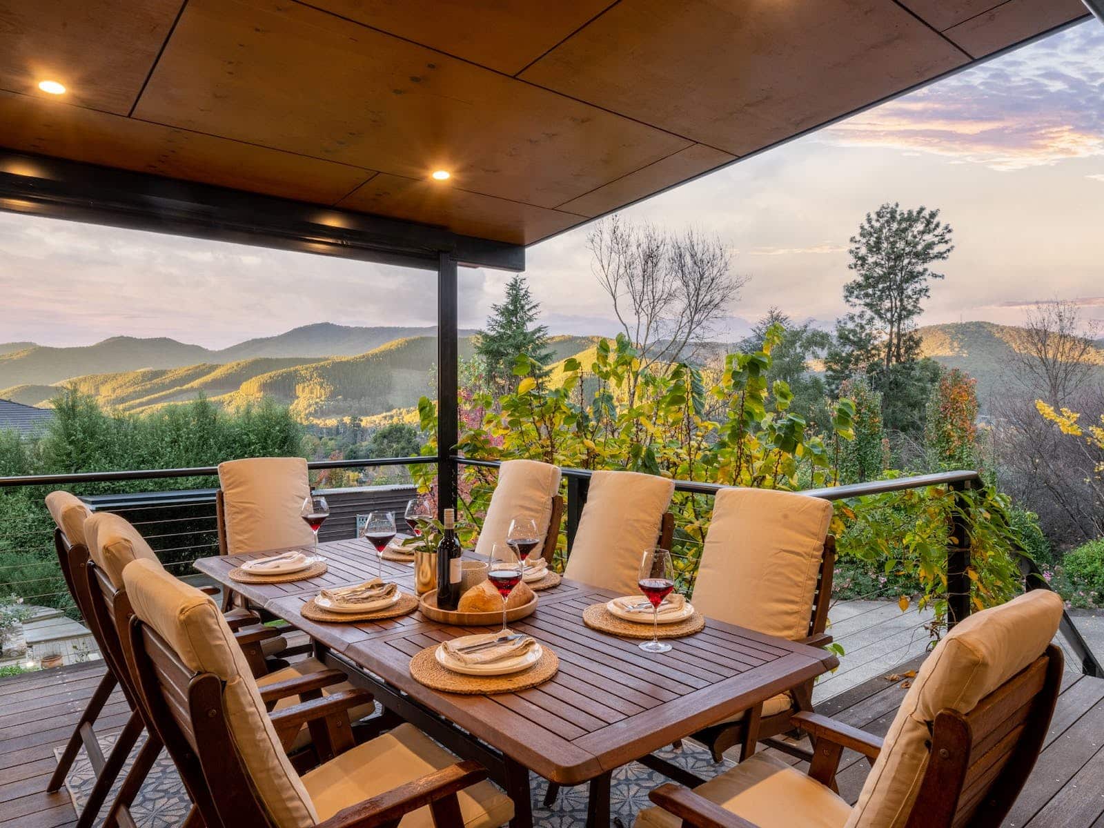 Outdoor Dining area on balcony