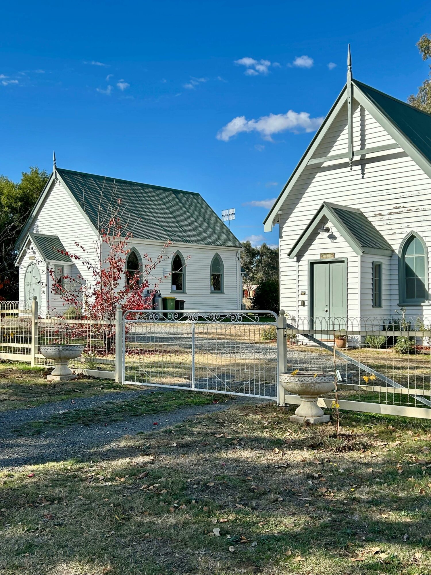 The Churches Yarck. The Chapel & The Rectory rich in history and charming character