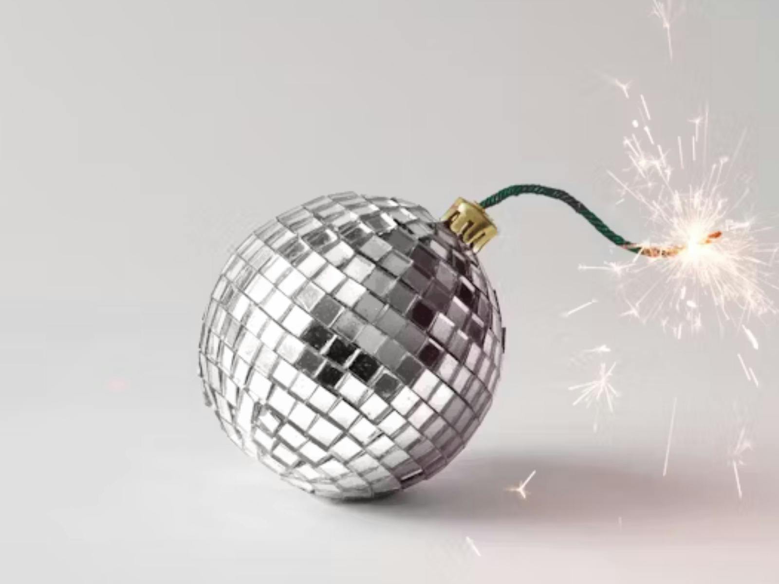 Disco ball with fuse