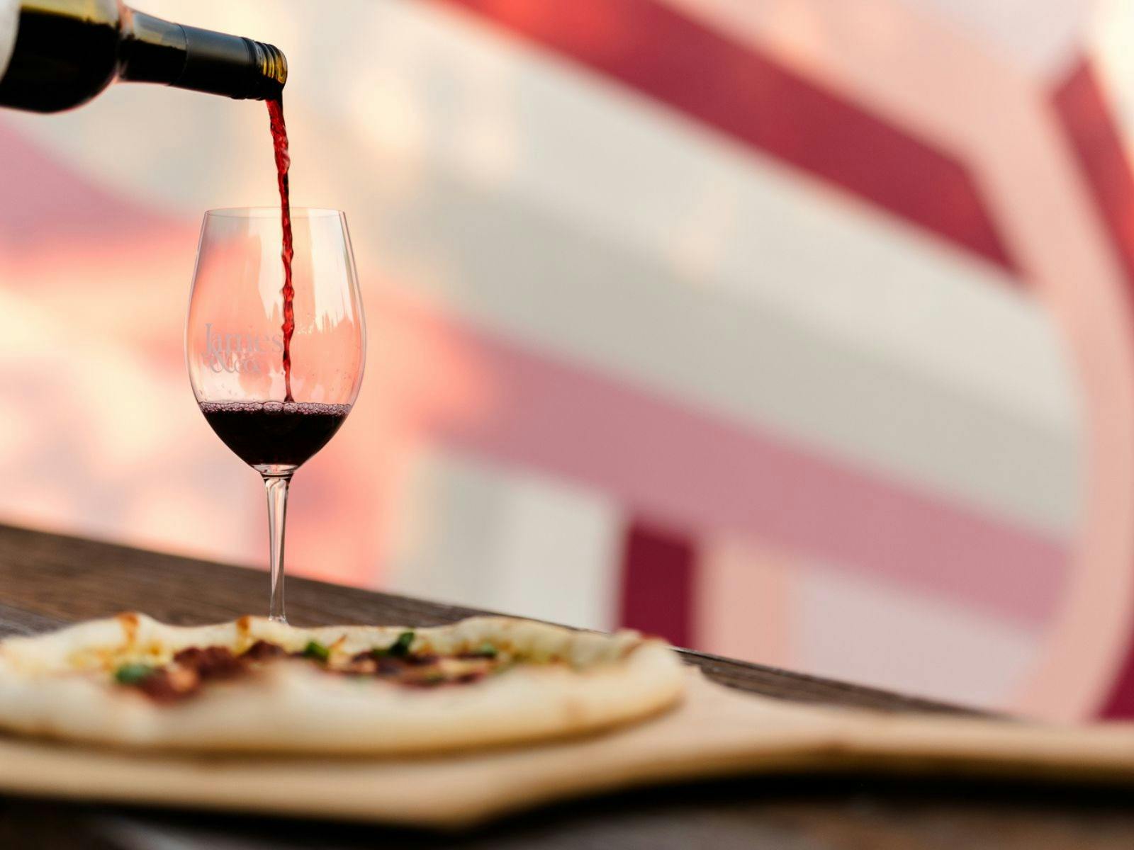 Super Tuscan Friday = Pizza + Vino