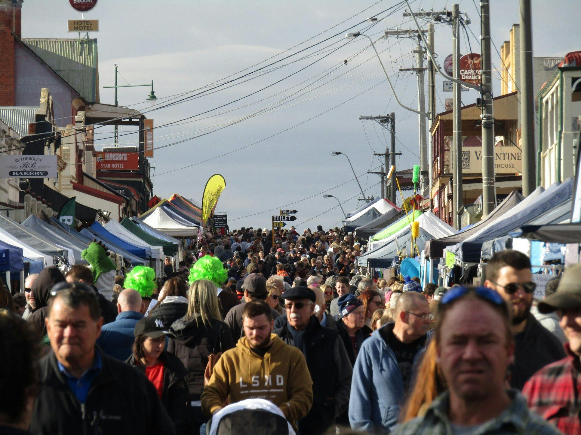 Fair crowd