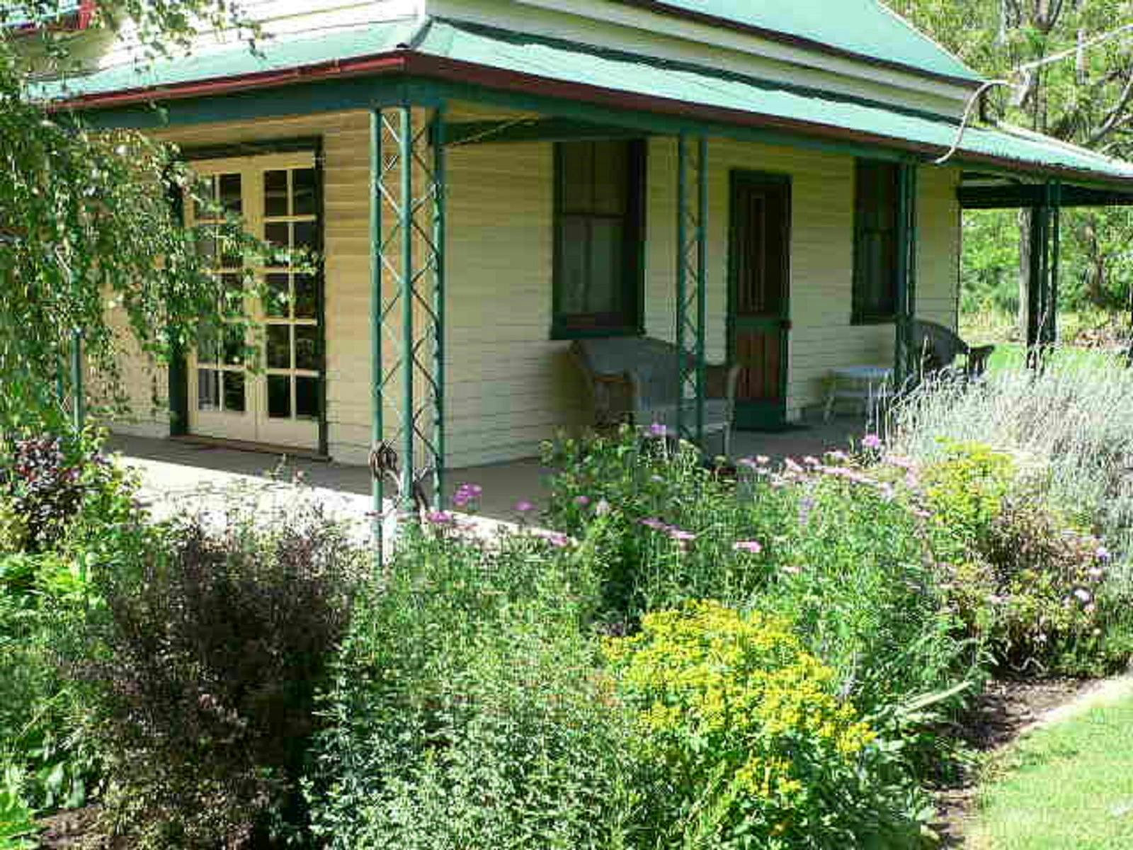 Callaghan Creek Farmhouse